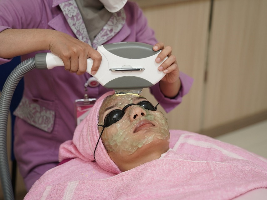 Apa Manfaat IPL Treatment untuk Kecantikan Kulit Wajah? Cek Pengertiannya di Sini
