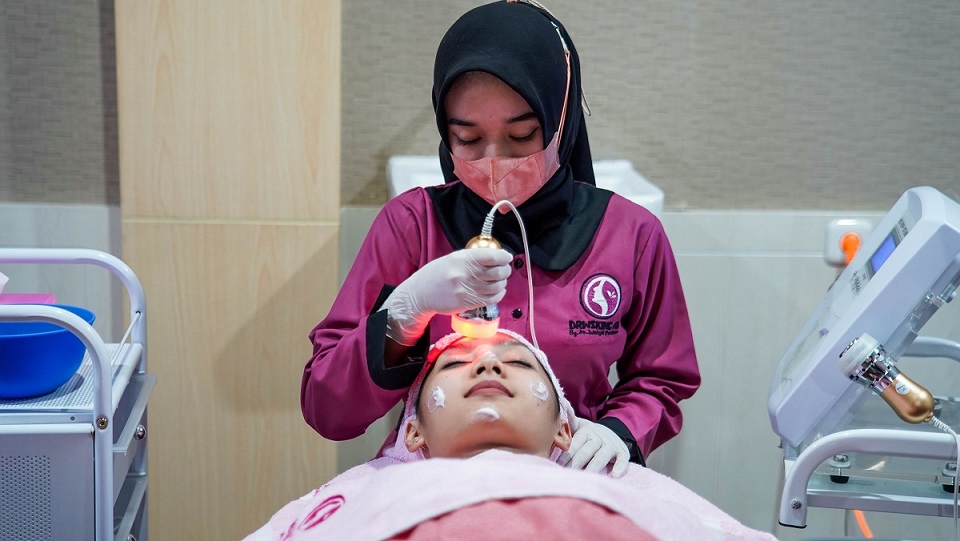 Banjir Promo Cuma di Klinik DRW Skincare, Diskon Perawatan Apa Saja Nih?