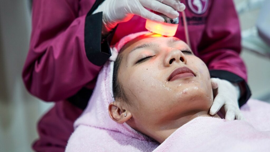 Apa Itu Mesotheraphy? Kenali Jenis Perawatan Wajah yang Satu Ini